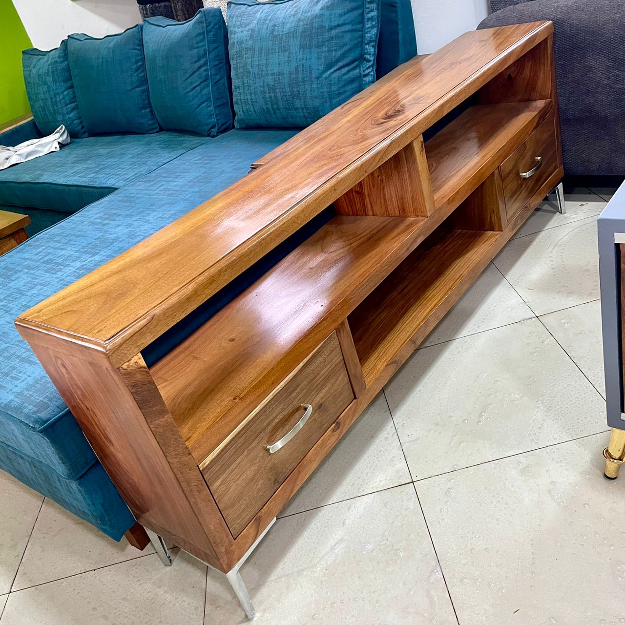 Tv Stand (N)