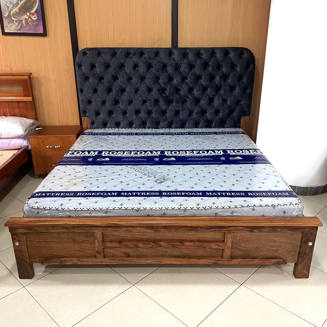 6 by 6 Mugavu Bed