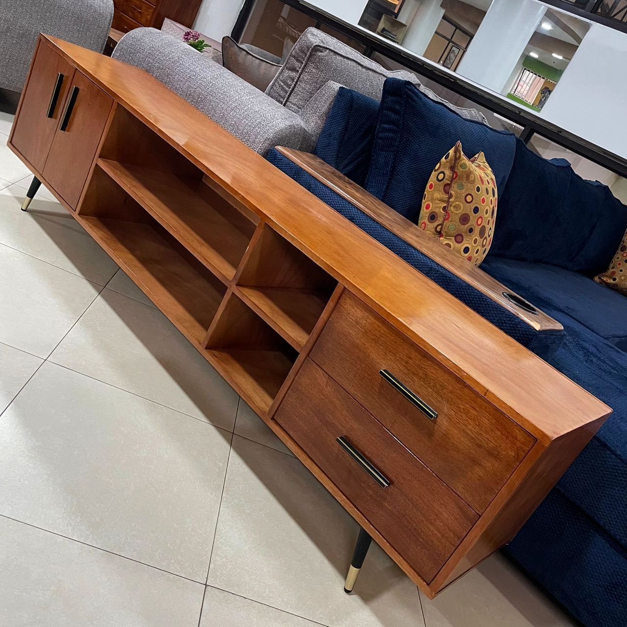 New Mahogany, Long Tv stand