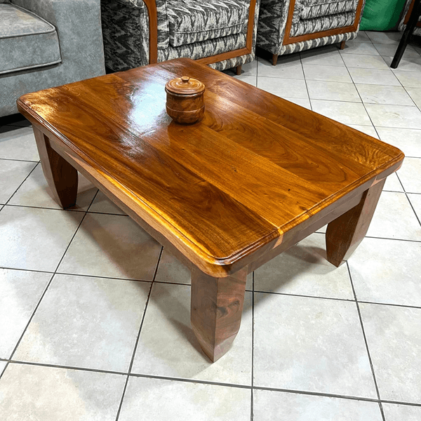 Mugavu Table