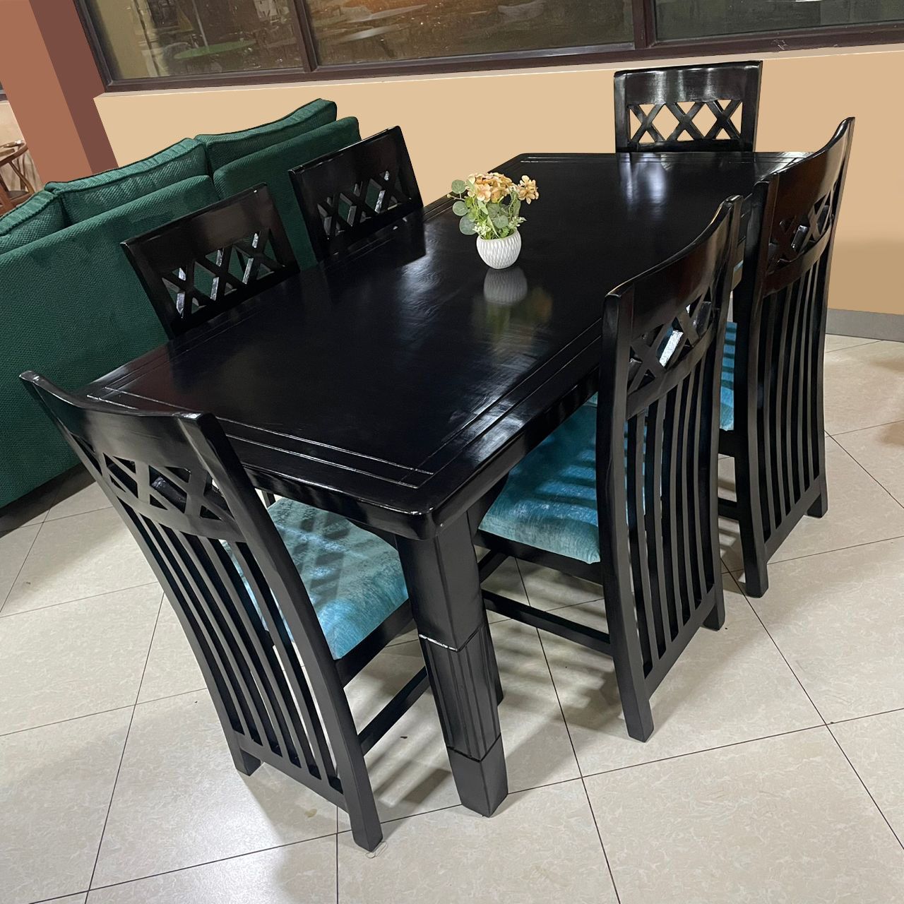 Dining Set - 6 Seaters
