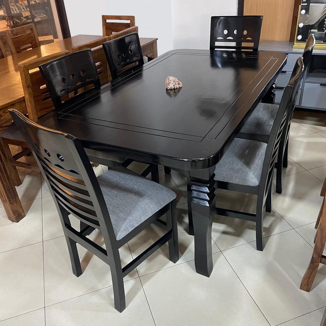 Dining table + 6 Seats