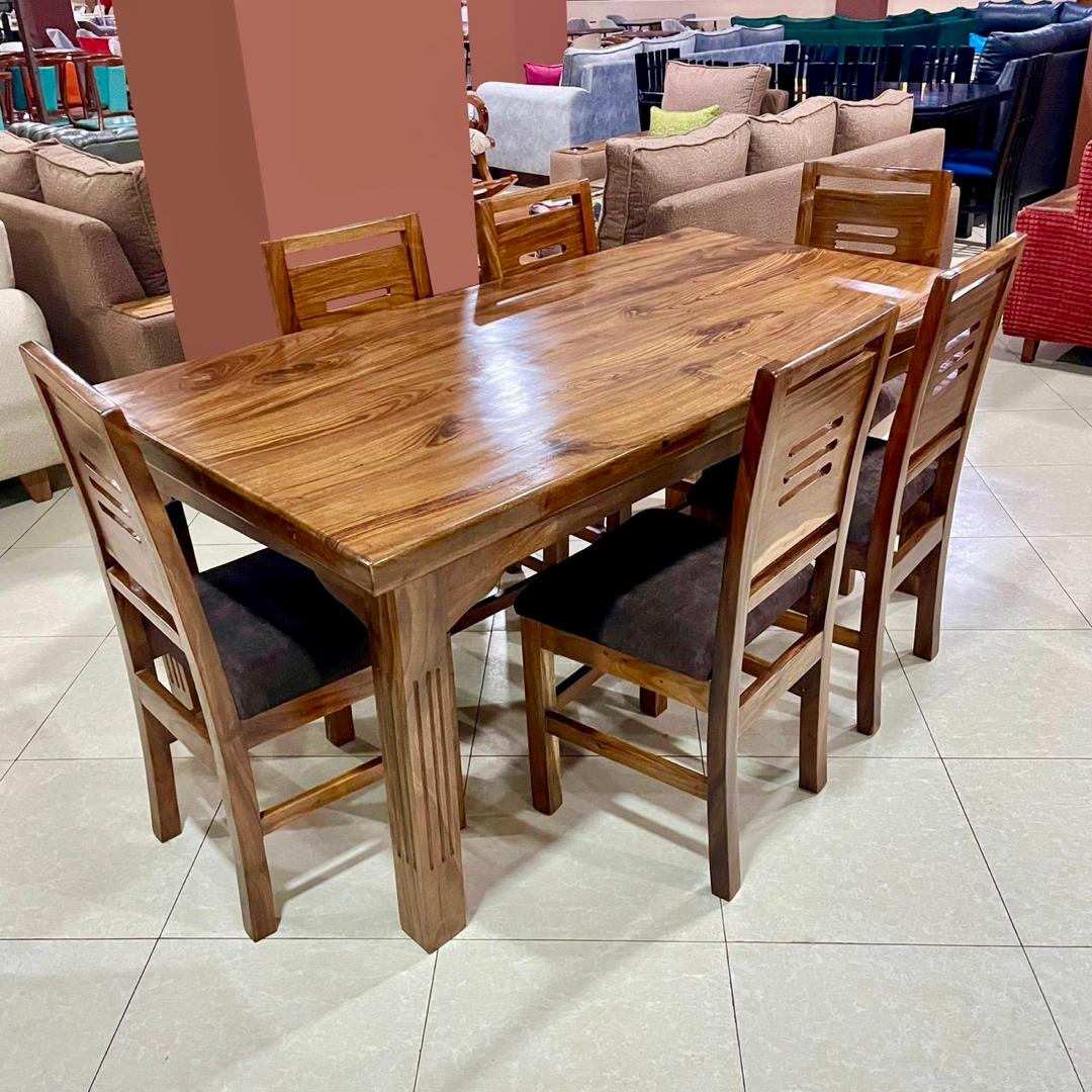 Mugavu Dining Set