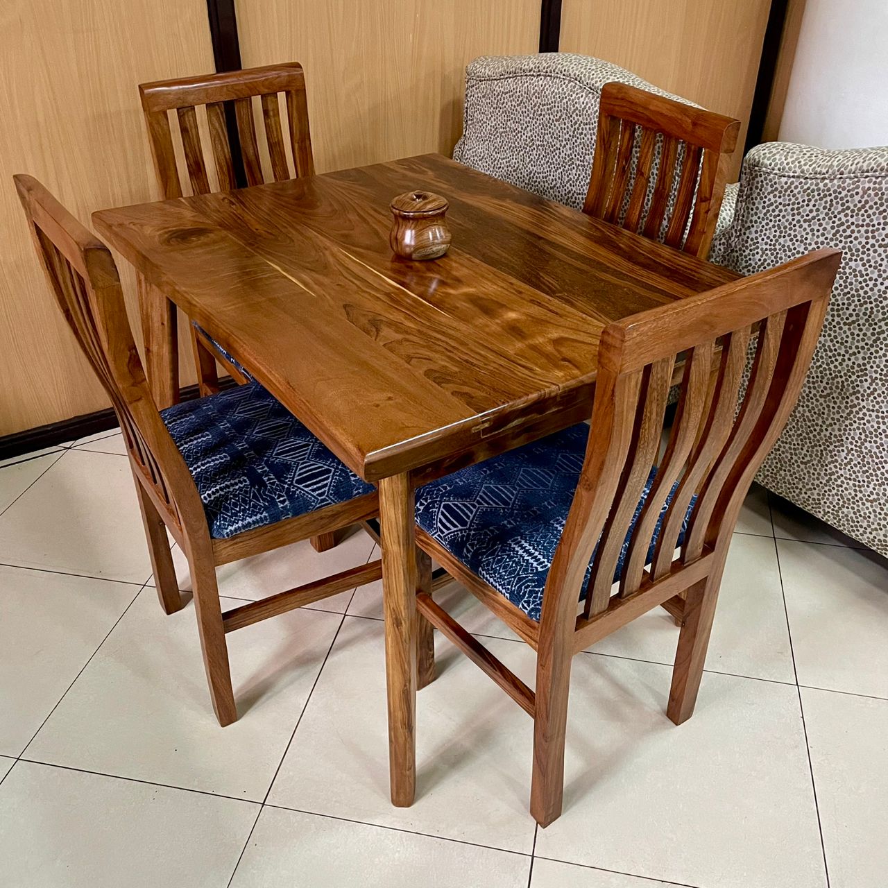 New 4 Seater Dining Mugavu