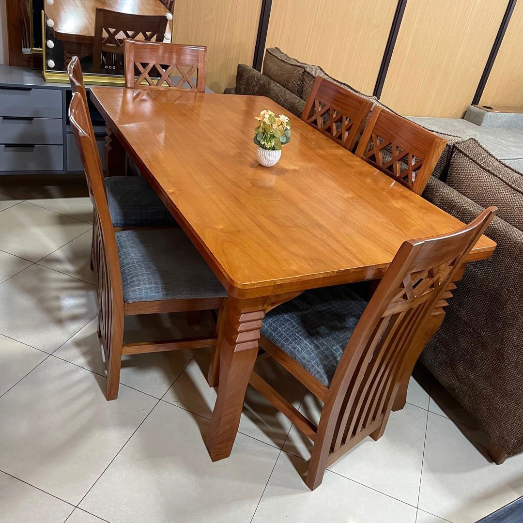 Mahogany Dining with 6 Seaters